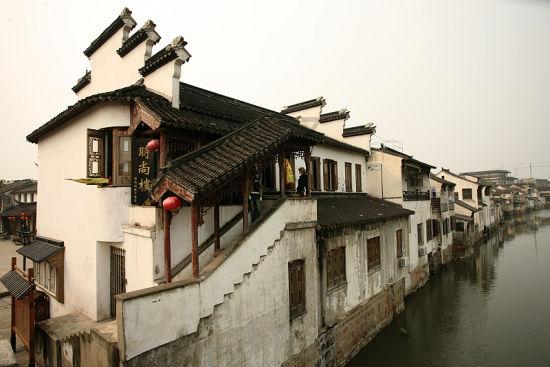 逃离地下古寺庙